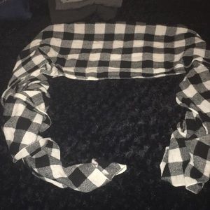 Black and white checkered scarf